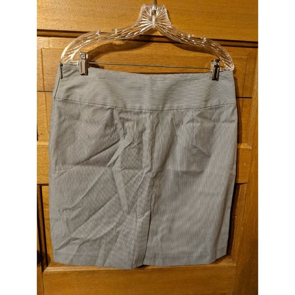 Banana Republic Gray Pinstriped Skirt Size 12 Pencil Zipper Slit Stretch Womens - Picture 2 of 5